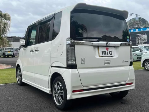 Honda N-BOX Custom