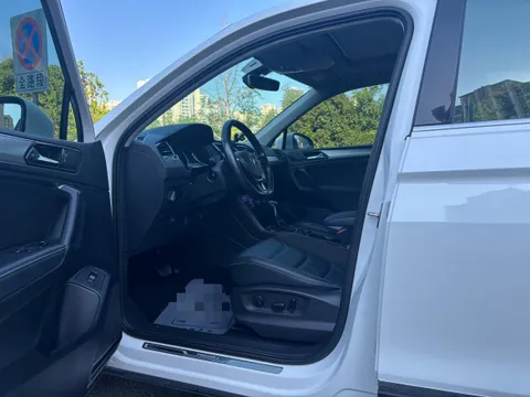 Volkswagen Tiguan L