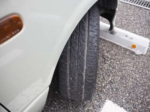Daihatsu Mira Gino