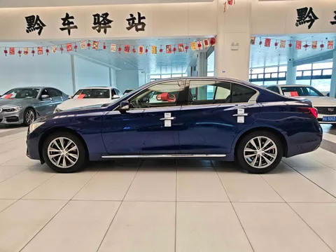 Infiniti Q50L