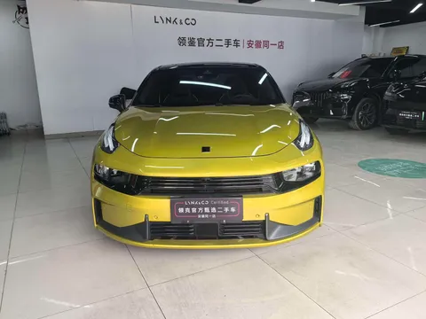 Lynk & Co 03