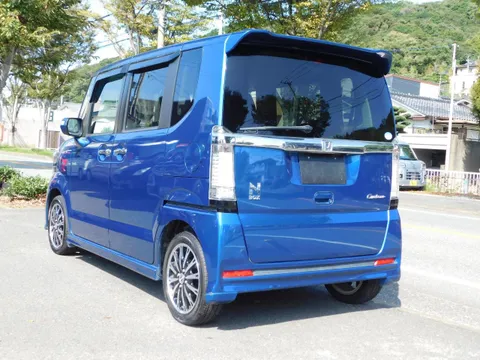 Honda N-BOX Custom