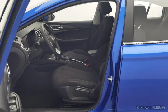 Roewe i5