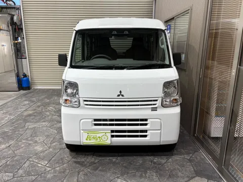 Mitsubishi Minicab Van