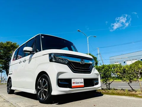 Honda N-BOX Custom