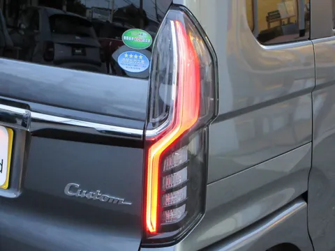Honda N-BOX Custom
