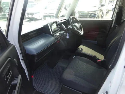 Suzuki Spacia Base