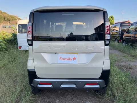 Mitsubishi Delica Mini