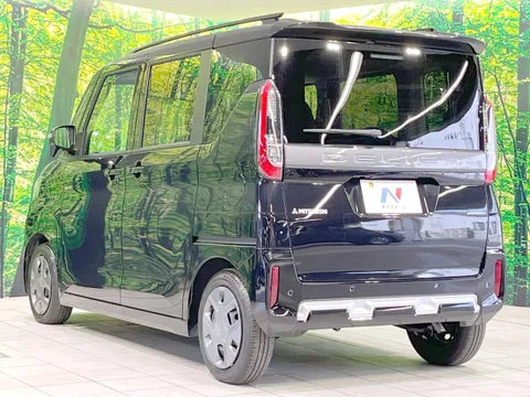 Mitsubishi Delica Mini