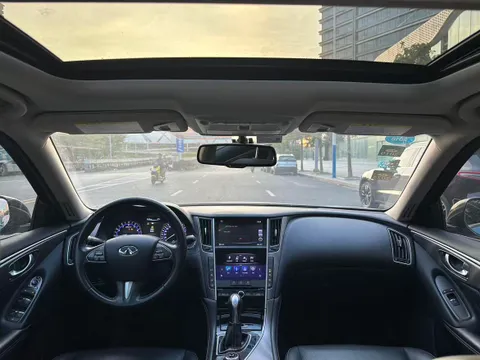 Infiniti Q50L