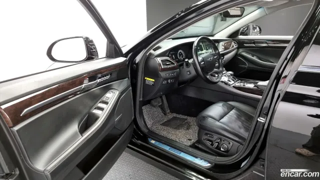 Genesis G90 (EQ900)