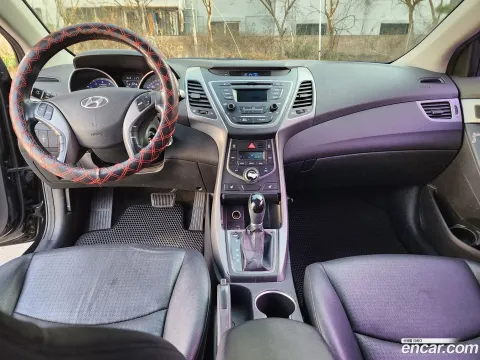 Hyundai Elantra (Avante)