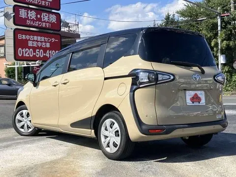 Toyota Sienta