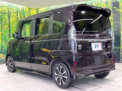 Honda N-BOX Custom