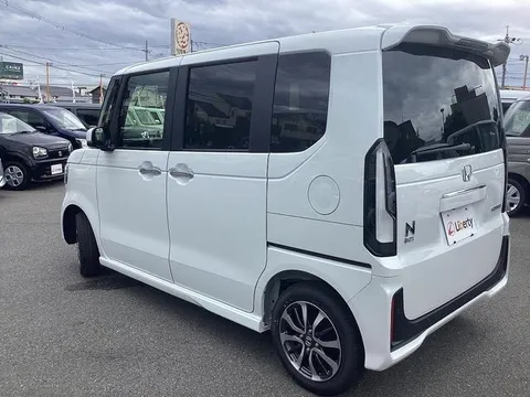 Honda N-BOX Custom