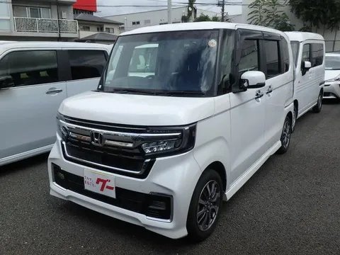Honda N-BOX Custom