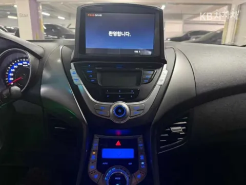 Hyundai Elantra (Avante)