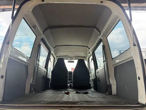 Nissan Clipper Van