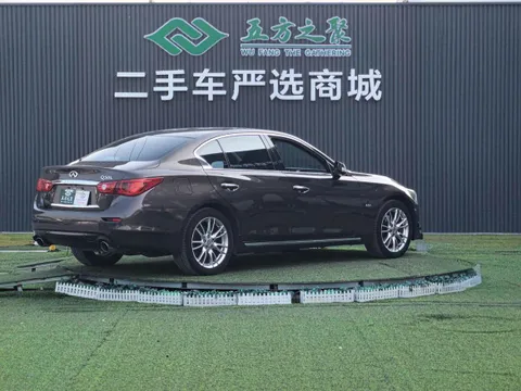Infiniti Q50L