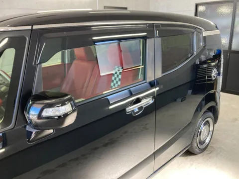 Honda N-BOX Slash