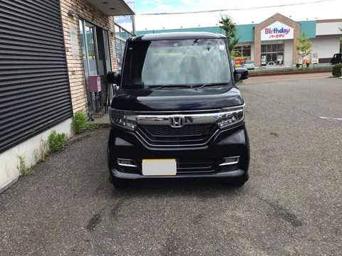 Honda N-BOX Custom