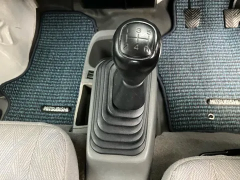 Mitsubishi Minicab Van