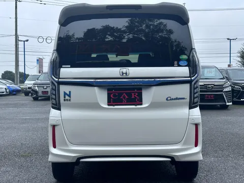 Honda N-BOX Custom