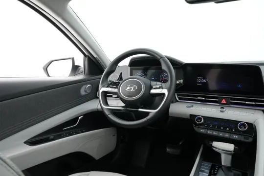 Hyundai Elantra (Avante)