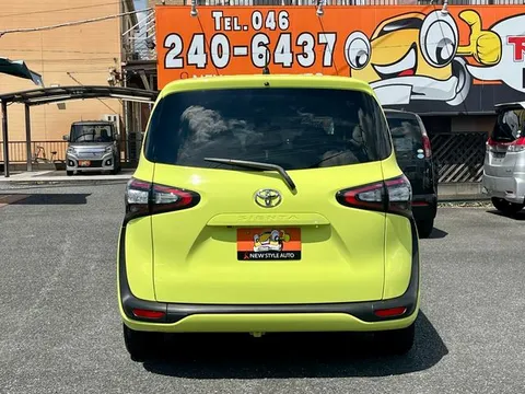 Toyota Sienta