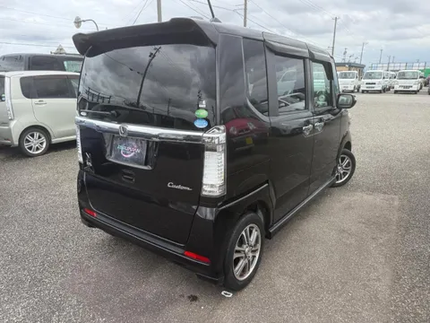 Honda N-BOX Custom