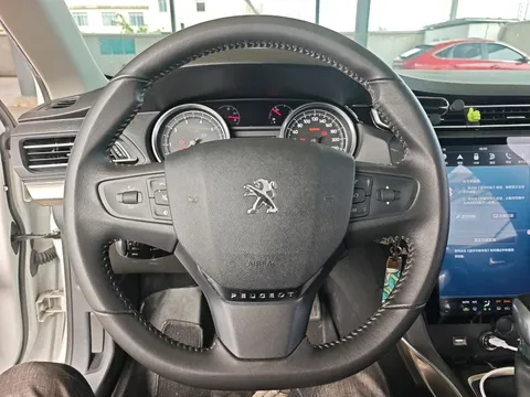 Peugeot 408