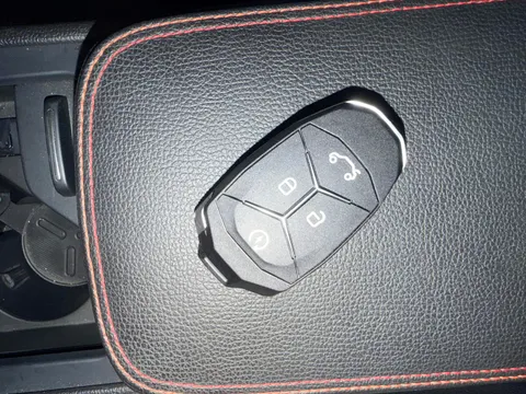 Lynk & Co 02
