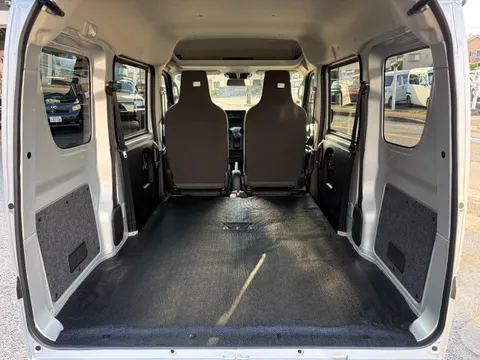 Nissan Clipper Van