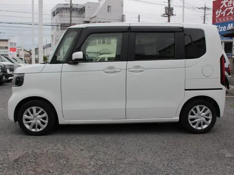 Honda N-BOX Custom