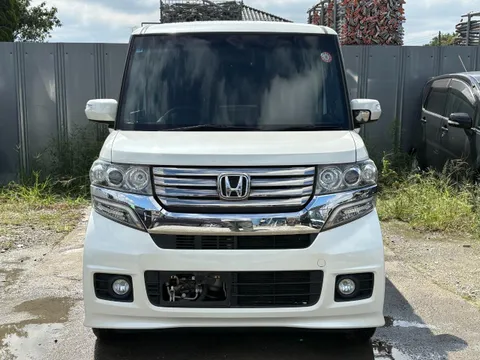 Honda N-BOX Plus Custom