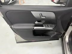 Mercedes-Benz Mercedes-Benz GLB