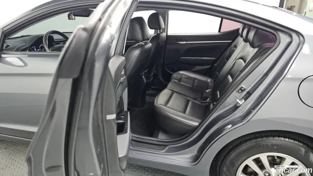 Hyundai Elantra (Avante)