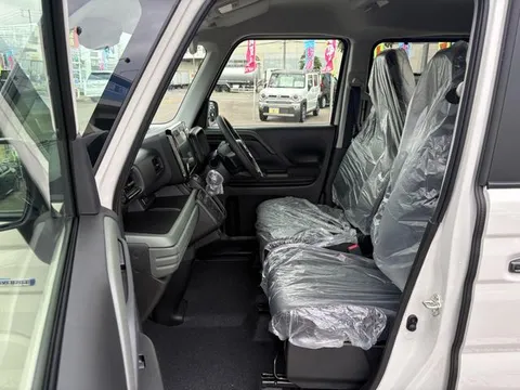 Suzuki Spacia Gear