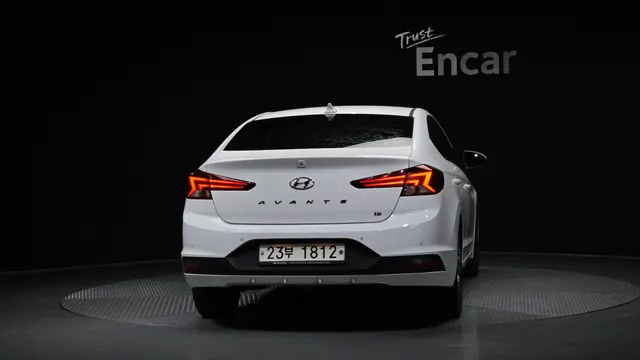 Hyundai Elantra (Avante)