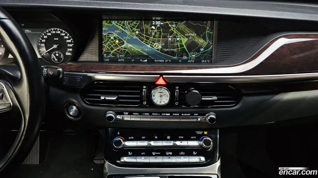 Genesis G90 (EQ900)