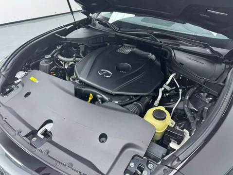 Infiniti Q70