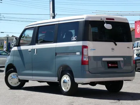 Toyota TownAce Van