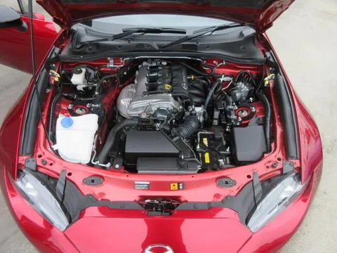 Mazda MX-5 (Roadster)