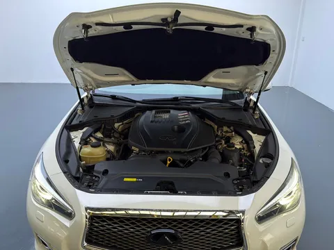 Infiniti Q50L