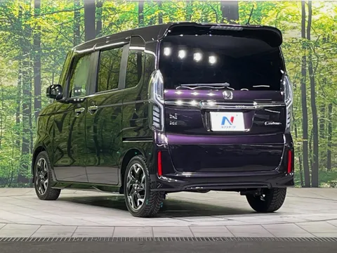Honda N-BOX Custom