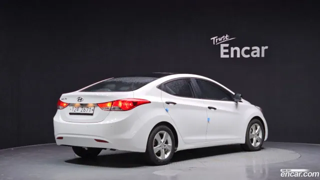 Hyundai Elantra (Avante)