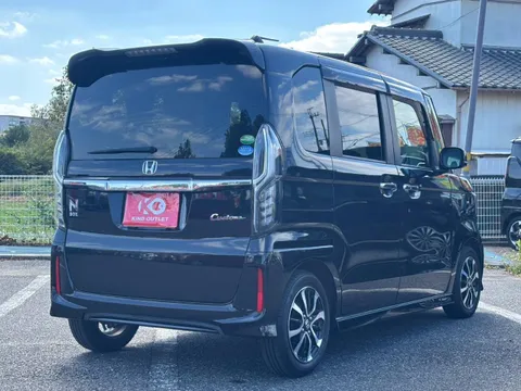 Honda N-BOX Custom