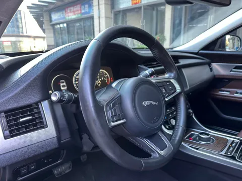 Jaguar XFL