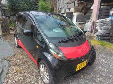 Mitsubishi I