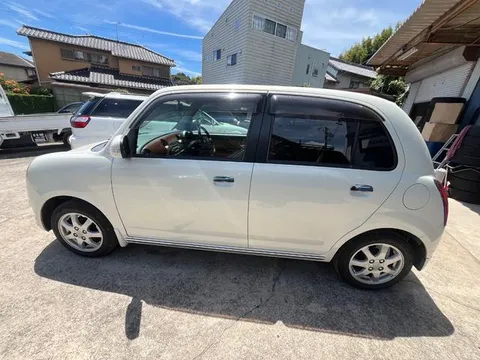 Daihatsu Mira Gino